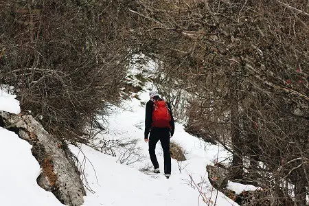 what to wear when hiking in cold weather